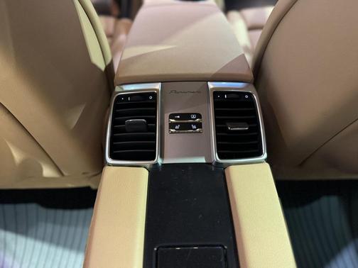 2011 Porsche Panamera 4S