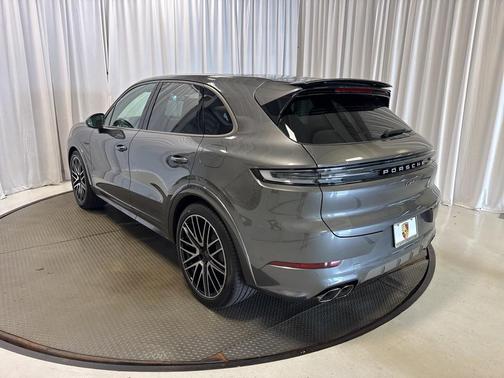 2025 Porsche Cayenne Cayenne Turbo E-Hybrid