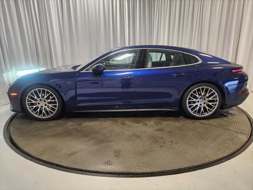 2024 Porsche Panamera 4
