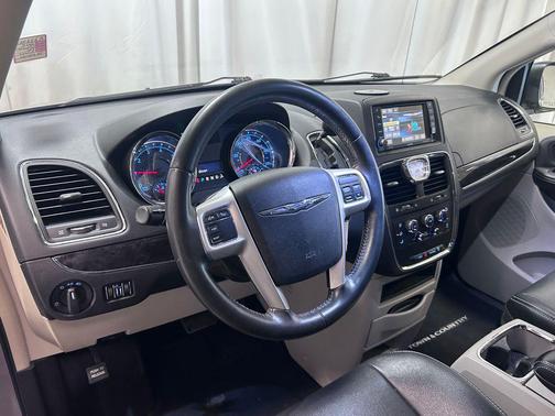 Billet Silver Metallic Clearcoat 2015 Chrysler Town & Country LX