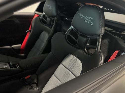 2025 Porsche 718 Cayman GT4 RS