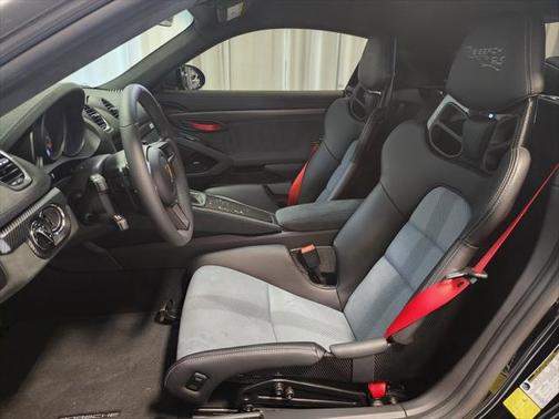 2025 Porsche 718 Cayman GT4 RS