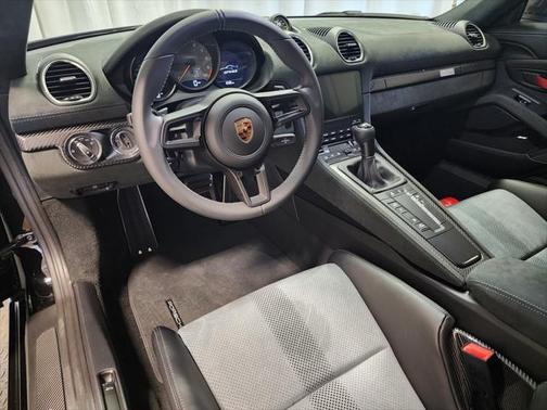 2025 Porsche 718 Cayman GT4 RS