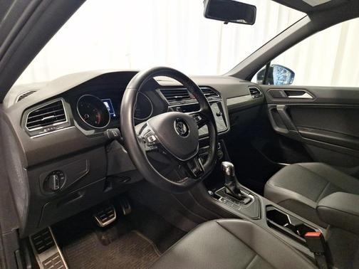 2020 Volkswagen Tiguan 2.0T SE R-Line Black