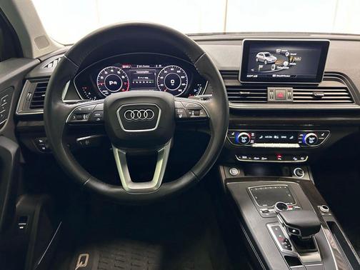 Silver Metallic 2018 Audi Q5 2.0T Premium Plus