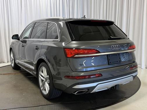 2025 Audi Q7 55 Premium Plus