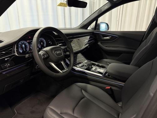 2025 Audi Q7 55 Premium Plus