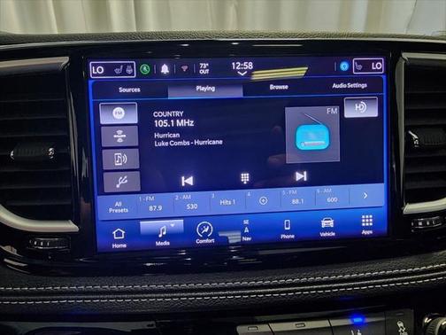 2024 Chrysler Pacifica Hybrid Premium S Appearance Pkg