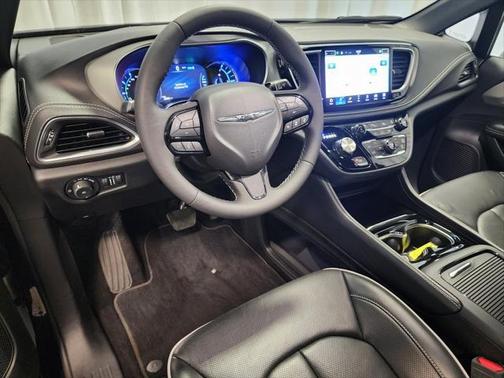 2024 Chrysler Pacifica Hybrid Premium S Appearance Pkg
