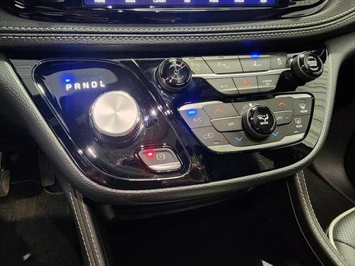 2024 Chrysler Pacifica Hybrid Premium S Appearance Pkg