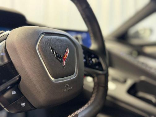 Arctic White 2021 Chevrolet Corvette Stingray w/2LT