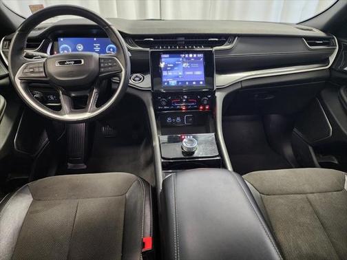 2022 Jeep Grand Cherokee Altitude