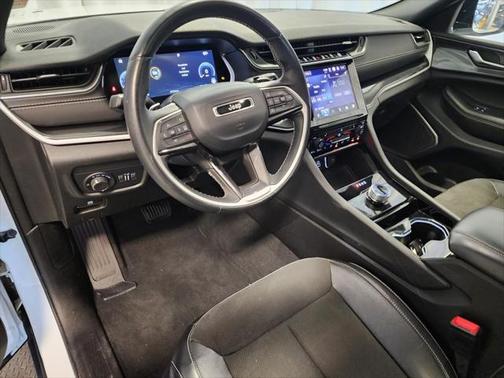 2022 Jeep Grand Cherokee Altitude