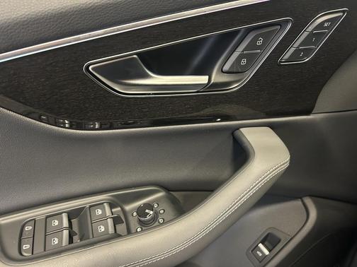 2026 Audi Q7 55 Premium Plus