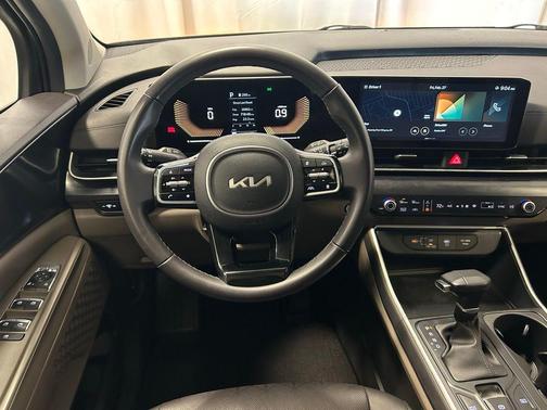 2025 Kia Carnival LXS