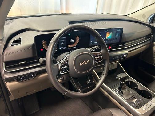 2025 Kia Carnival LXS