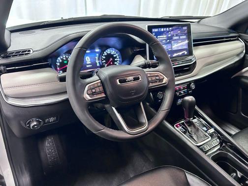 Bright White Clearcoat 2024 Jeep Compass Limited