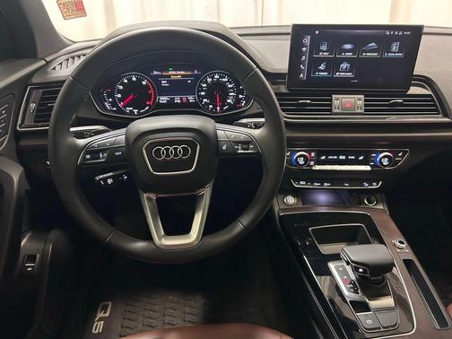 Daytona Gray Pearl 2023 Audi Q5 45 S line Premium