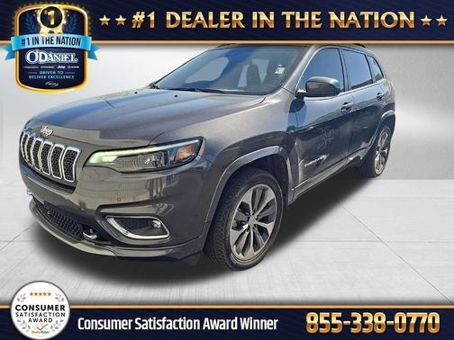 Granite Crystal Metallic Clearcoat 2019 Jeep Cherokee Overland