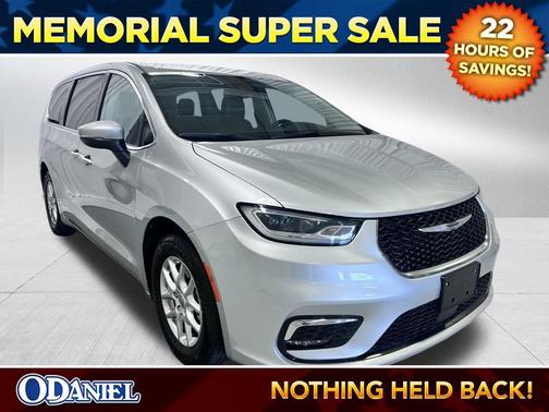 Silver Mist Clearcoat 2023 Chrysler Pacifica Touring L