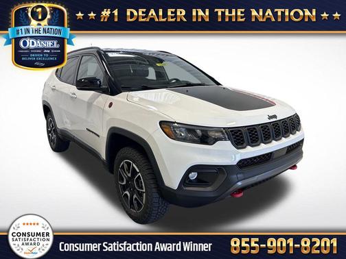 Bright White Clearcoat 2026 Jeep Compass Trailhawk