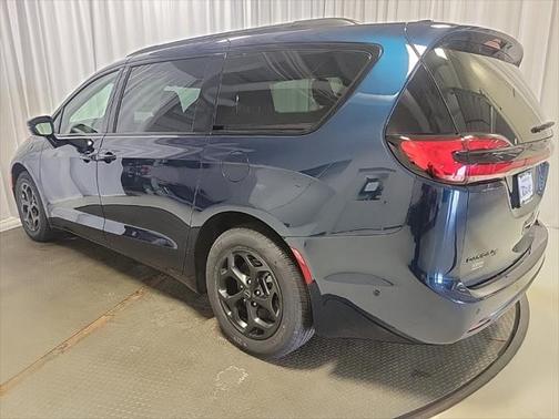 2025 Chrysler Pacifica Hybrid Premium S Appearance Pkg