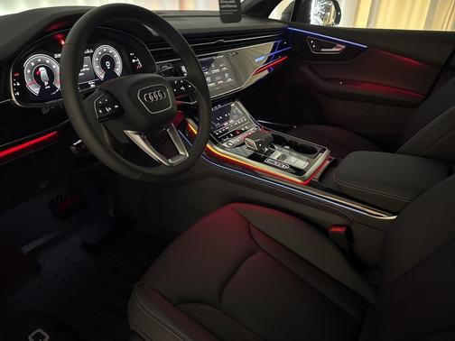 2025 Audi Q7 55 Premium Plus
