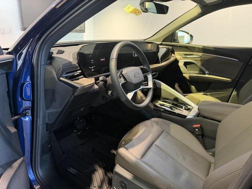 2025 Audi Q5 2.0T Premium
