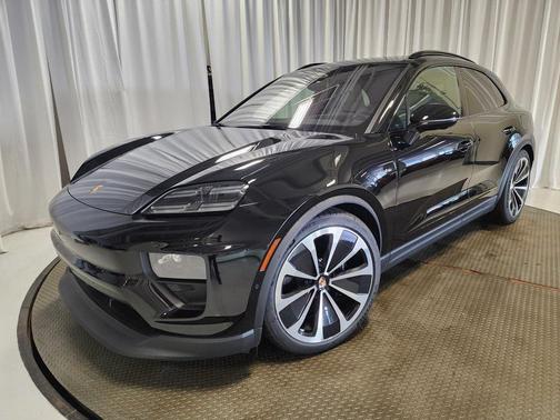 2025 Porsche Macan 4S