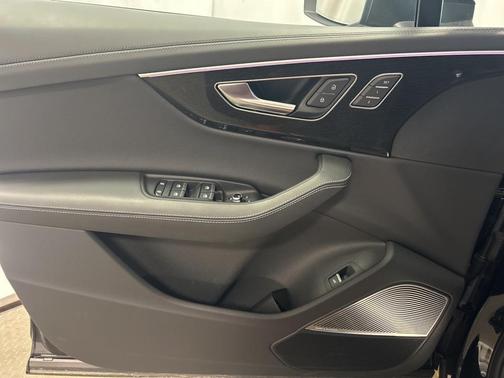 2025 Audi Q7 55 Prestige