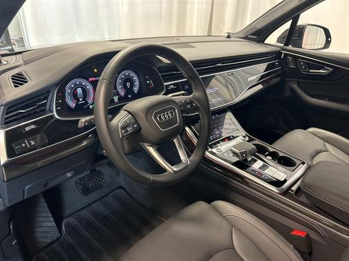 2025 Audi Q7 55 Prestige