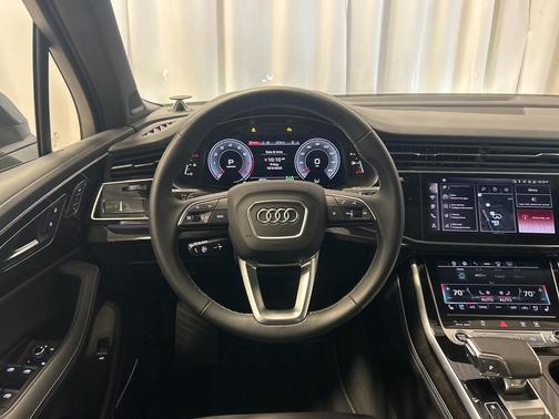 2025 Audi Q7 55 Prestige