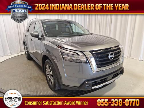 2022 Nissan Pathfinder SL