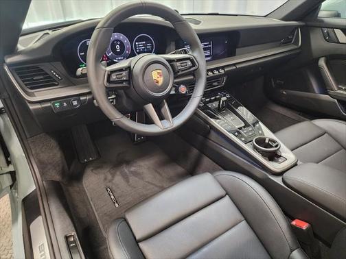 2025 Porsche 911 Carrera