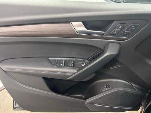 Daytona Gray Pearl 2023 Audi Q5 45 S line Premium