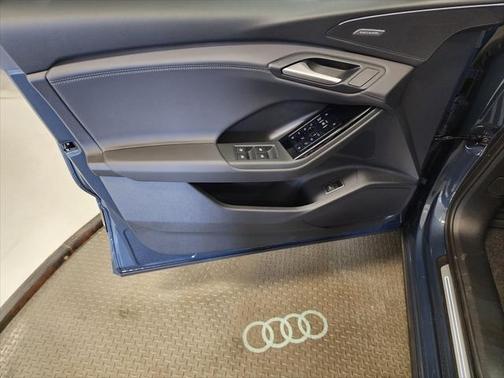 2025 Audi Q6 e-tron Premium