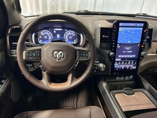 Diamond Black Crystal Pearlcoat 2026 RAM 1500 Longhorn