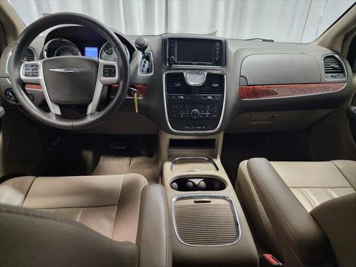 2015 Chrysler Town & Country Touring-L
