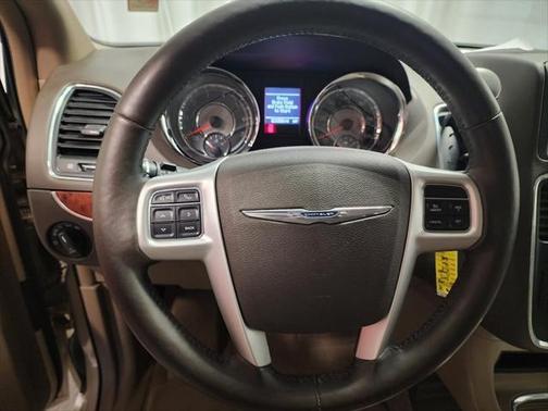 2015 Chrysler Town & Country Touring-L