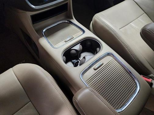 2015 Chrysler Town & Country Touring-L