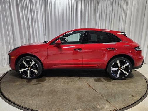2024 Porsche Macan 