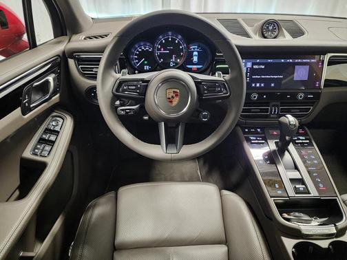 2024 Porsche Macan 