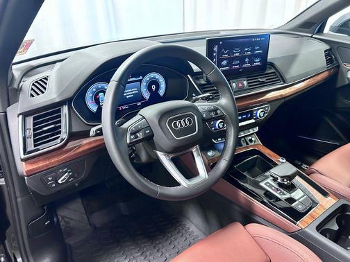 2023 Audi Q5 45 S line Premium