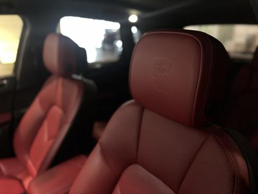 2025 Porsche Macan .