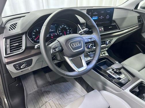 2024 Audi Q5 45 S line Premium