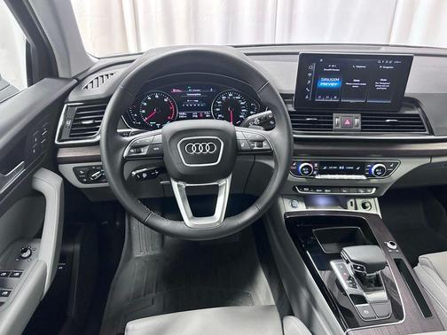 2024 Audi Q5 45 S line Premium