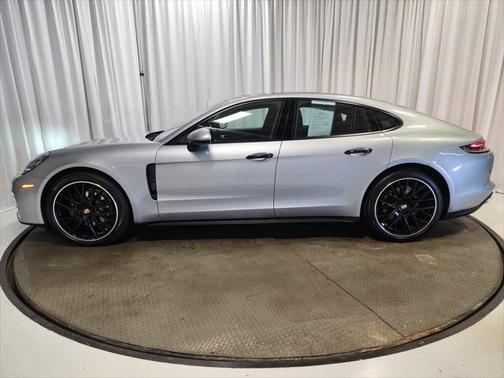 2021 Porsche Panamera 4