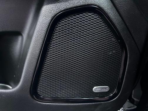 Diamond Black Crystal Pearlcoat 2025 Jeep Compass Limited