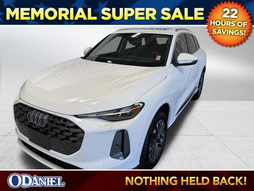 White 2025 Audi Q5 2.0T Premium