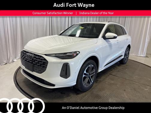 White 2025 Audi Q5 2.0T Premium